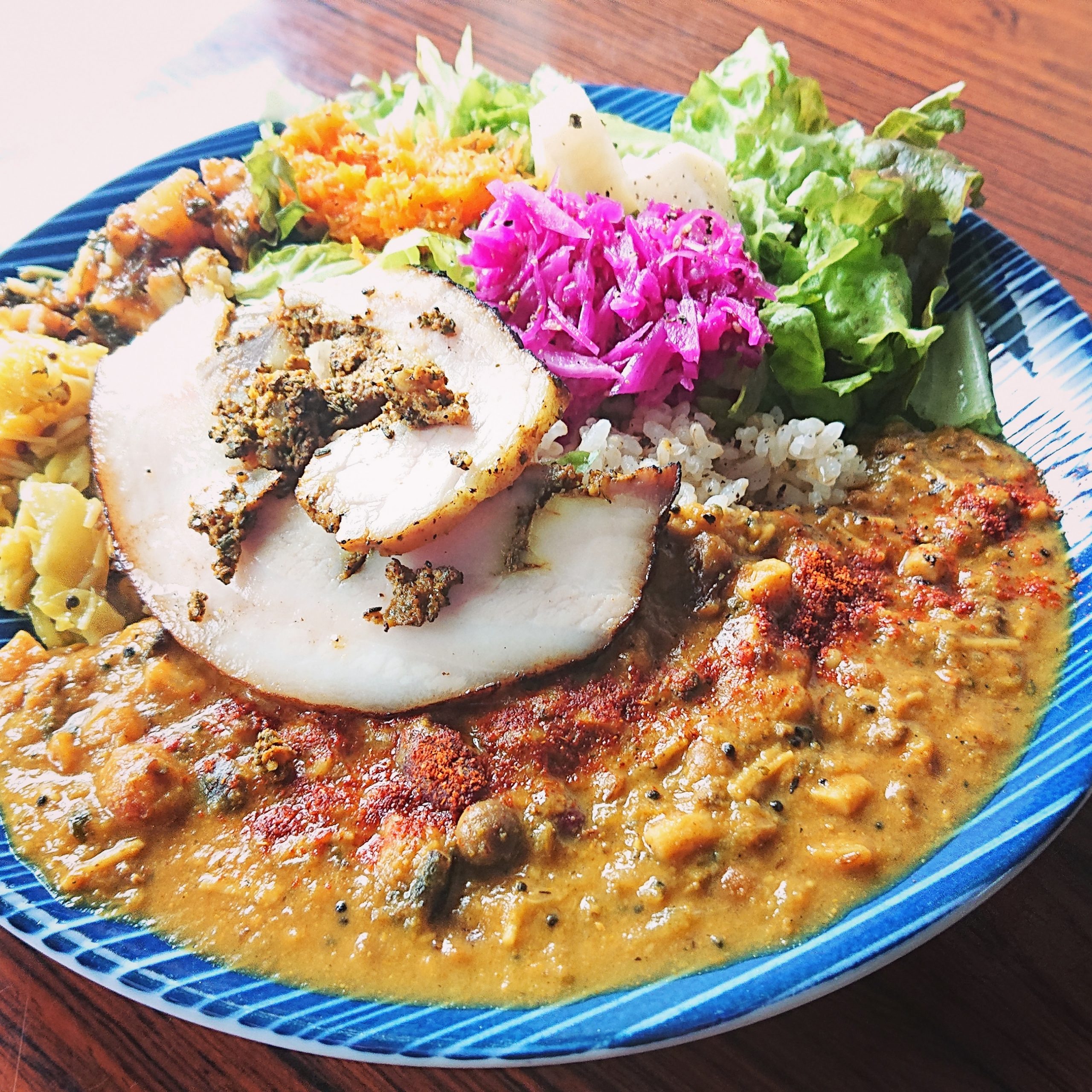 4月 10日(土)本日のカレー3種