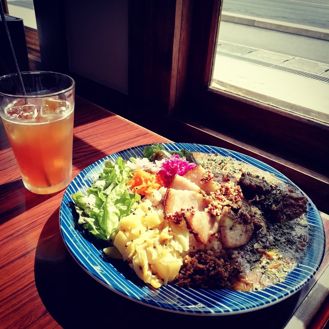 4月 20日(火)本日のカレー3種