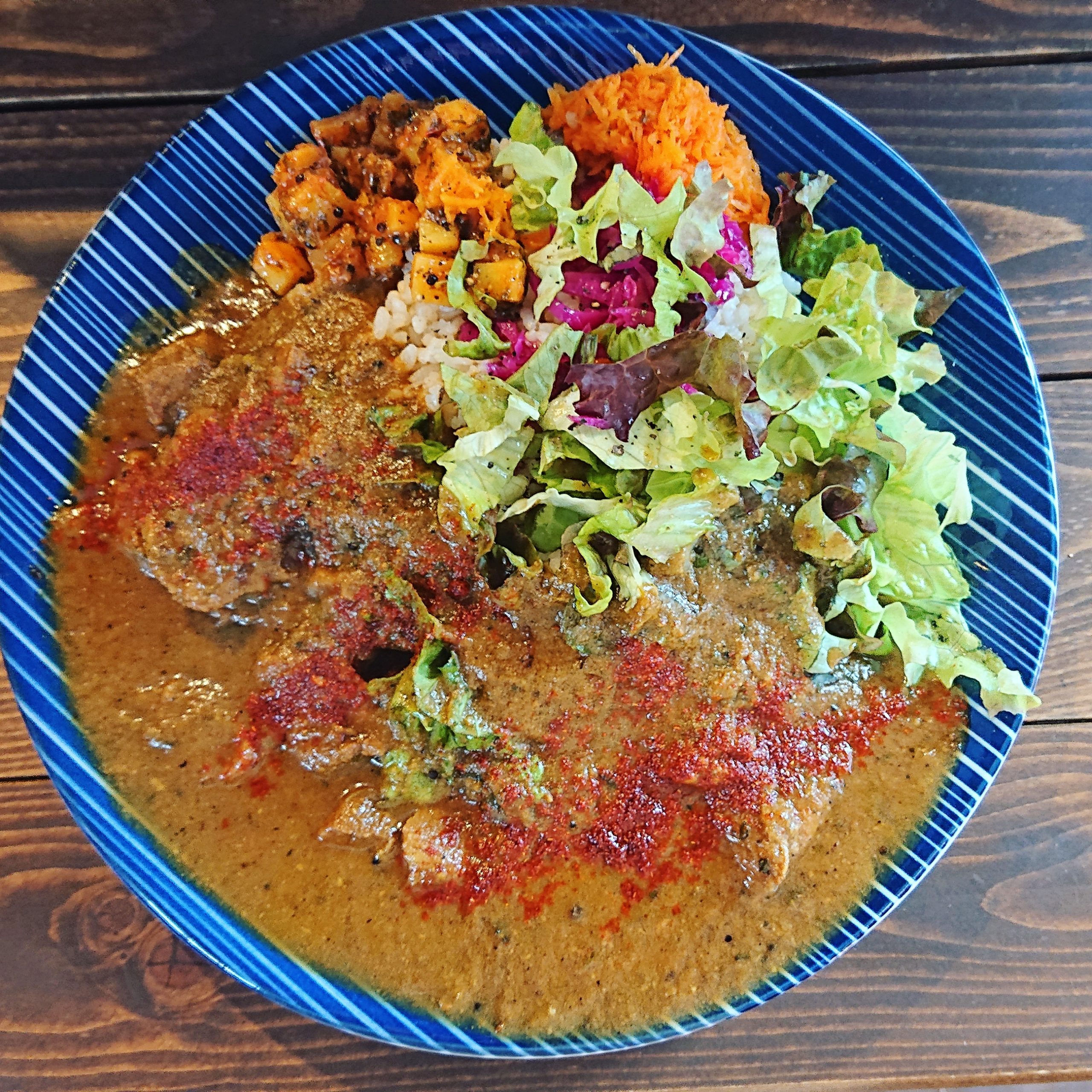 6月 10日(木)本日のカレー3種