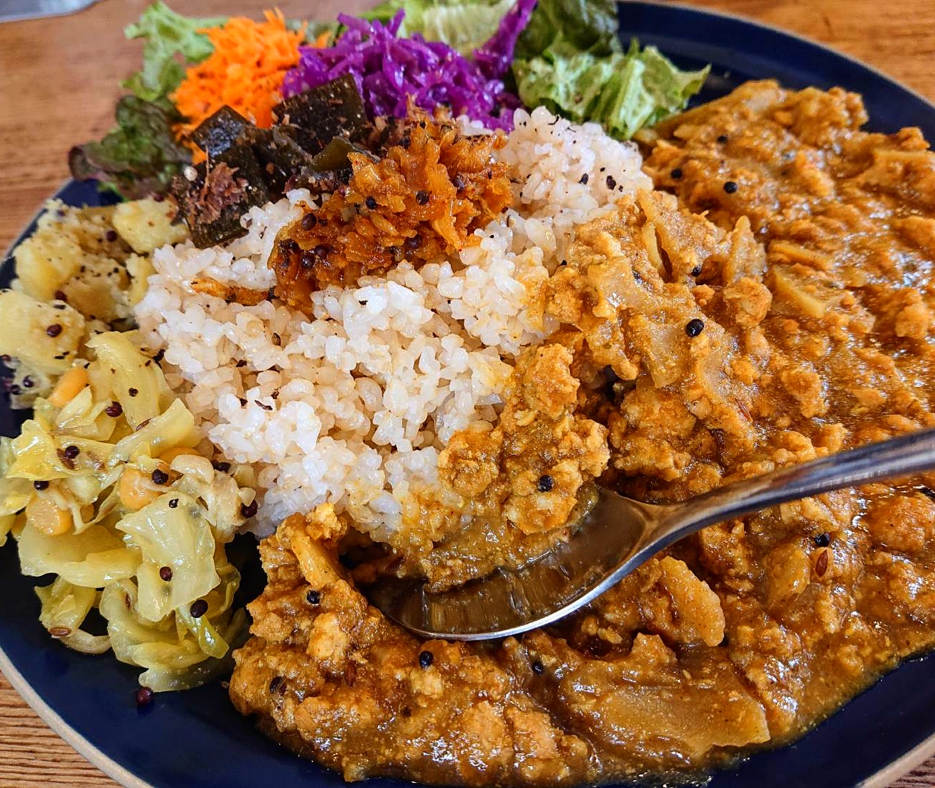 2月 18日(金)本日のカレー三種